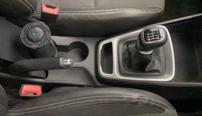 2019 Hyundai VENUE SX(O) 1.4 CRDI, Diesel, Manual, 1,27,192 km, Gear Lever