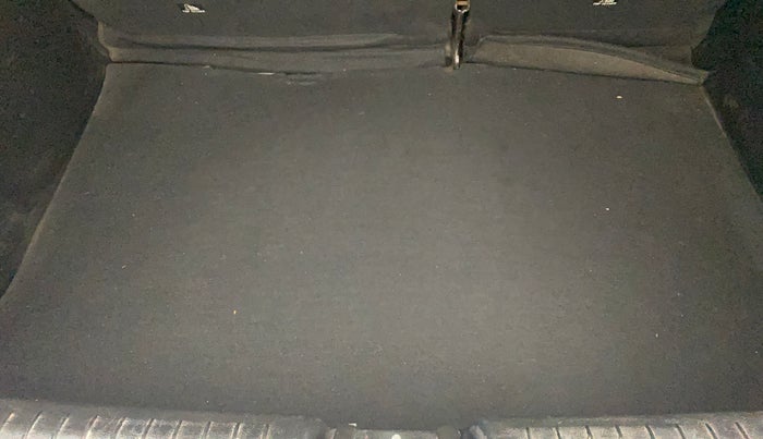 2019 Hyundai VENUE SX(O) 1.4 CRDI, Diesel, Manual, 1,27,192 km, Boot Inside