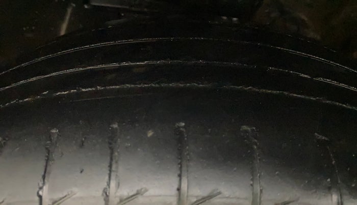 2019 Hyundai VENUE SX(O) 1.4 CRDI, Diesel, Manual, 1,27,192 km, Left Front Tyre Tread