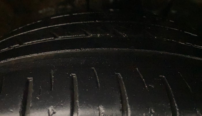 2019 Hyundai VENUE SX(O) 1.4 CRDI, Diesel, Manual, 1,27,192 km, Right Front Tyre Tread