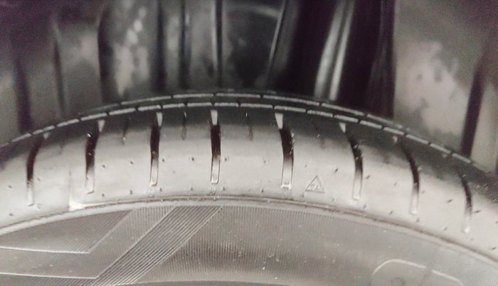 2024 Maruti Baleno ALPHA 1.2 AGS, Petrol, Automatic, 8,003 km, Left Rear Tyre Tread