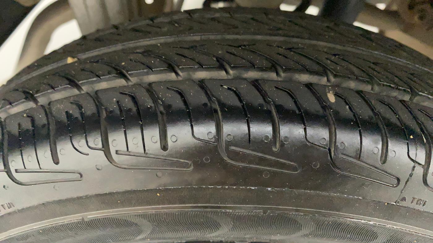 2017 Maruti Alto 800 LXI, Petrol, Manual, 38,005 km, Right Rear Tyre Tread