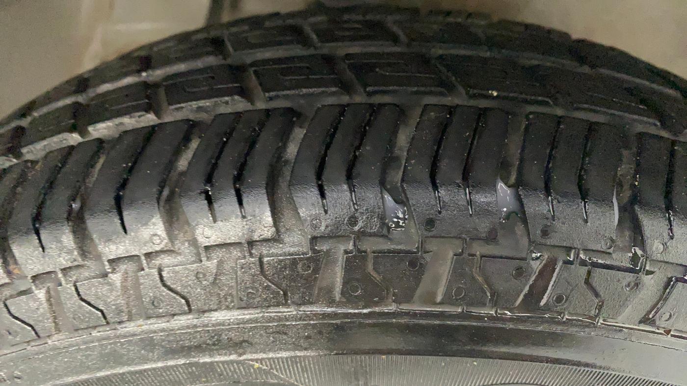 2017 Maruti Alto 800 LXI, Petrol, Manual, 38,005 km, Right Front Tyre Tread