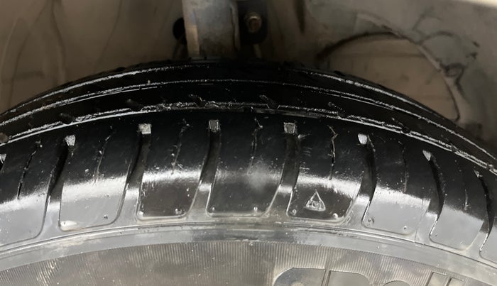 2019 Maruti Swift VXI, Petrol, Manual, 28,233 km, Right Front Tyre Tread