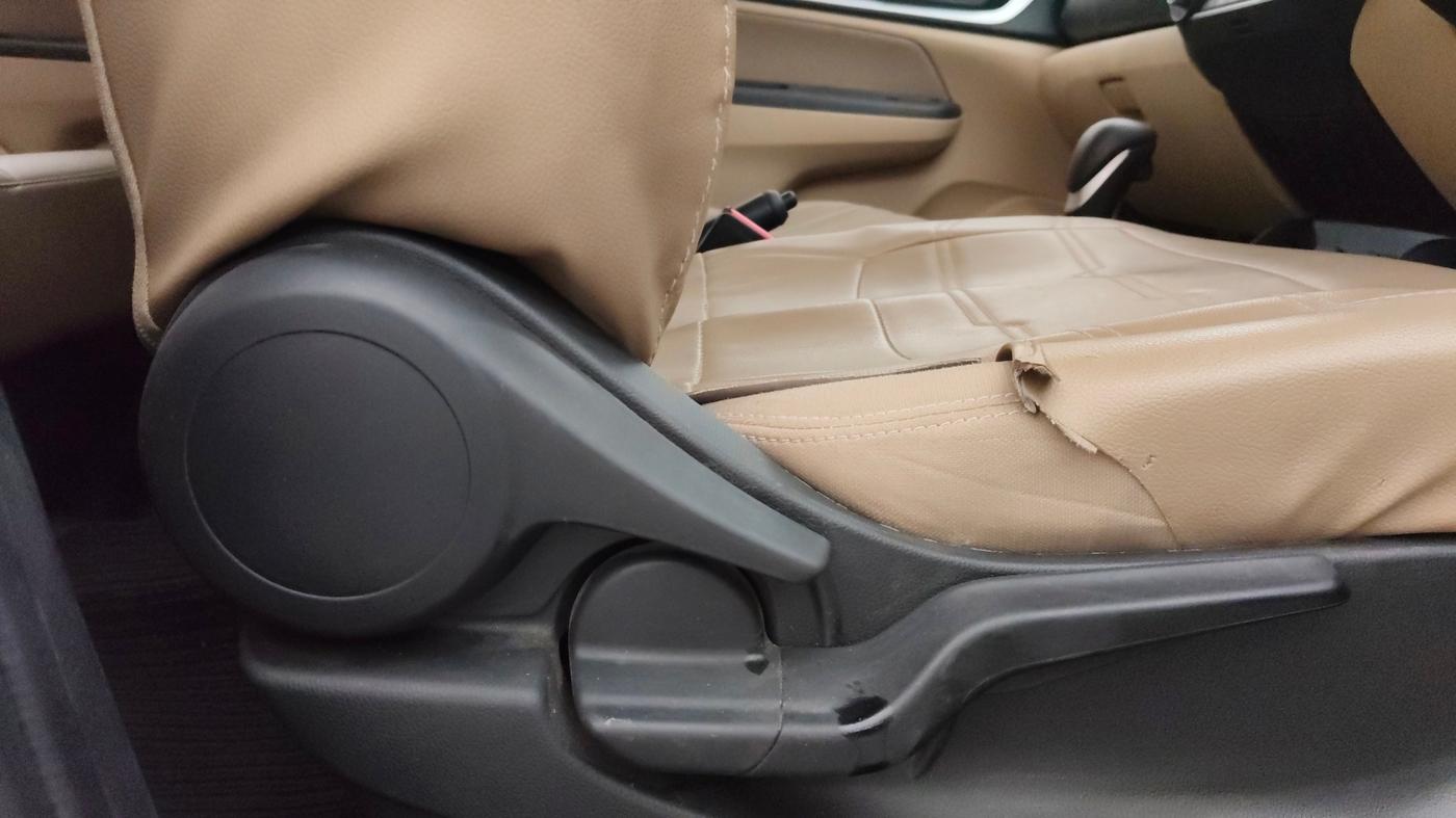 2021 Honda Amaze 1.2L I-VTEC VX CVT, Petrol, Automatic, 38,488 km, Driver Side Adjustment Panel