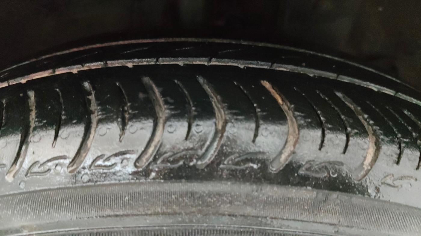 2021 Honda Amaze 1.2L I-VTEC VX CVT, Petrol, Automatic, 38,488 km, Right Front Tyre Tread