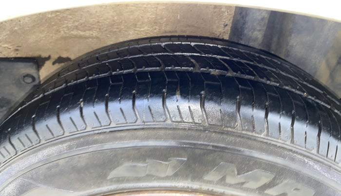 2013 Maruti Ritz LXI, Petrol, Manual, 29,550 km, Left Rear Tyre Tread