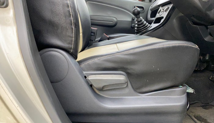 2013 Maruti Ritz LXI, Petrol, Manual, 29,550 km, Driver Side Adjustment Panel