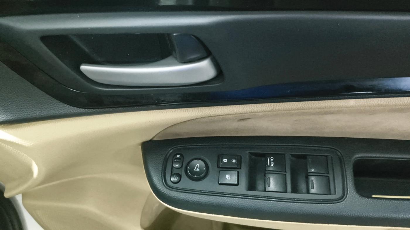 2021 Honda Amaze 1.2L I-VTEC VX, Petrol, Manual, 86,818 km, Driver Side Door Panels Control
