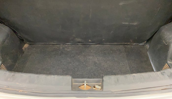 2013 Maruti Swift VXI, Petrol, Manual, 1,31,467 km, Boot Inside