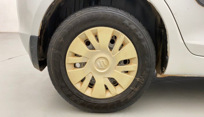 2013 Maruti Swift VXI, Petrol, Manual, 1,31,467 km, Right Rear Wheel