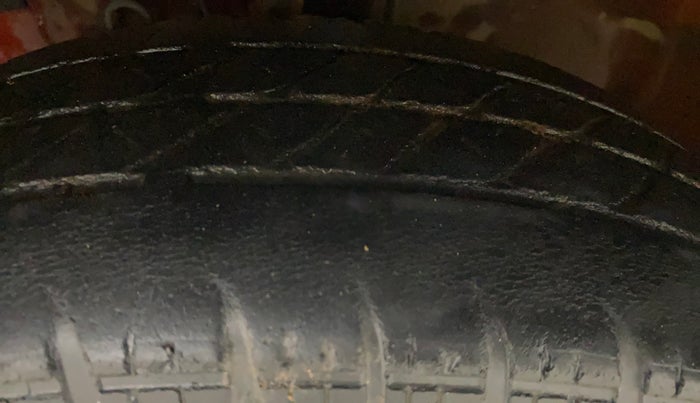 2017 Maruti Swift VDI, Diesel, Manual, 56,556 km, Left Front Tyre Tread