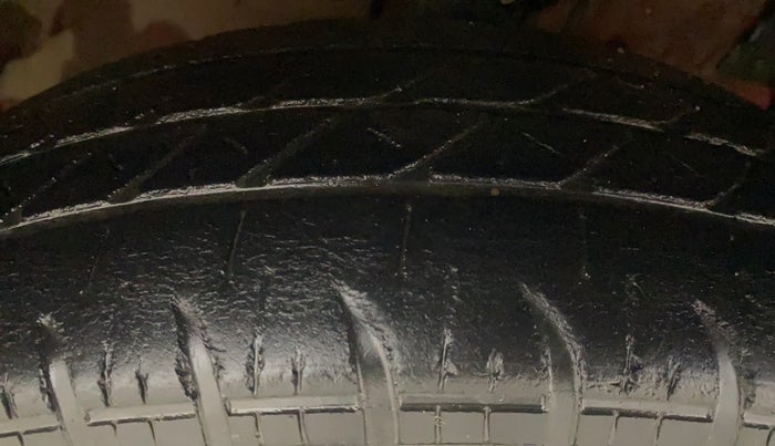 2017 Maruti Swift VDI, Diesel, Manual, 56,556 km, Right Front Tyre Tread