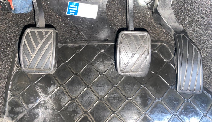 2017 Maruti Swift VDI, Diesel, Manual, 56,556 km, Pedals