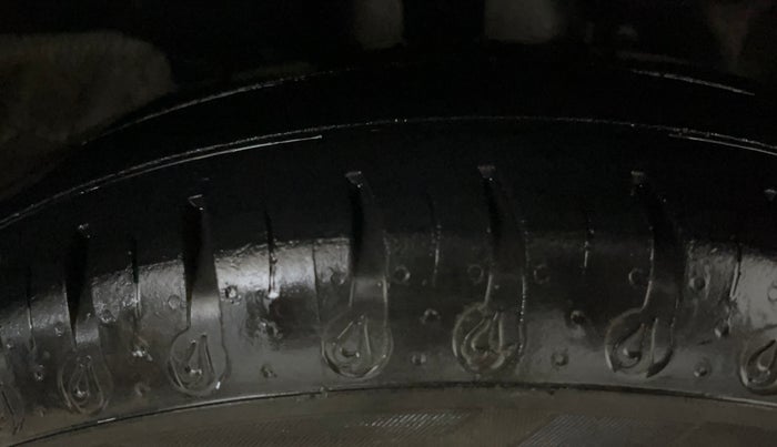 2021 Renault Kwid RXL, Petrol, Manual, 32,157 km, Right Front Tyre Tread