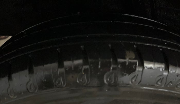 2021 Renault Kwid RXL, Petrol, Manual, 32,157 km, Right Rear Tyre Tread