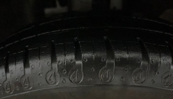 2021 Renault Kwid RXL, Petrol, Manual, 32,157 km, Left Front Tyre Tread