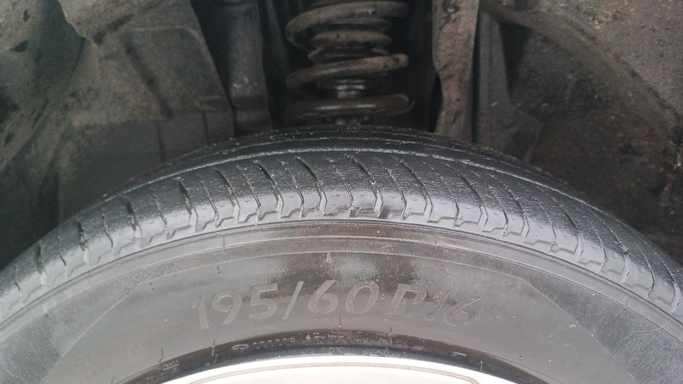 2022 Renault Kiger RXT MT, Petrol, Manual, 15,398 km, Left Front Tyre Tread