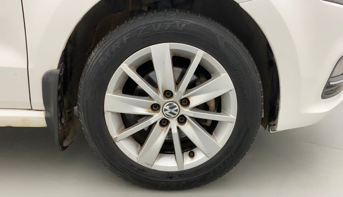 2016 Volkswagen Polo HIGHLINE1.2L, Petrol, Manual, 79,370 km, Right Front Wheel