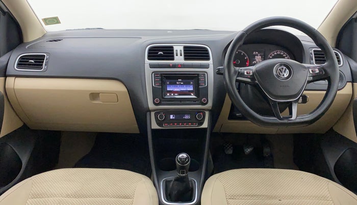 2016 Volkswagen Polo HIGHLINE1.2L, Petrol, Manual, 79,370 km, Dashboard