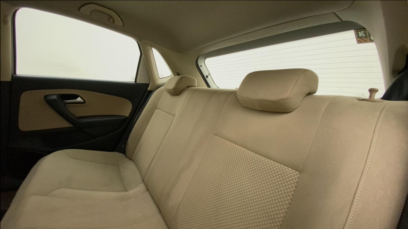 2016 Volkswagen Polo HIGHLINE1.2L, Petrol, Manual, 79,370 km, Right Side Rear Door Cabin