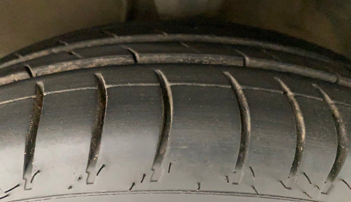 2012 Hyundai i10 SPORTZ 1.2 AT, Petrol, Automatic, 61,653 km, Left Front Tyre Tread