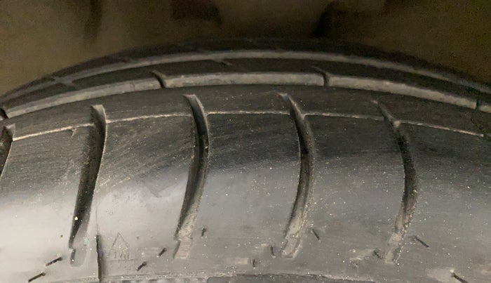 2012 Hyundai i10 SPORTZ 1.2 AT, Petrol, Automatic, 61,653 km, Right Front Tyre Tread