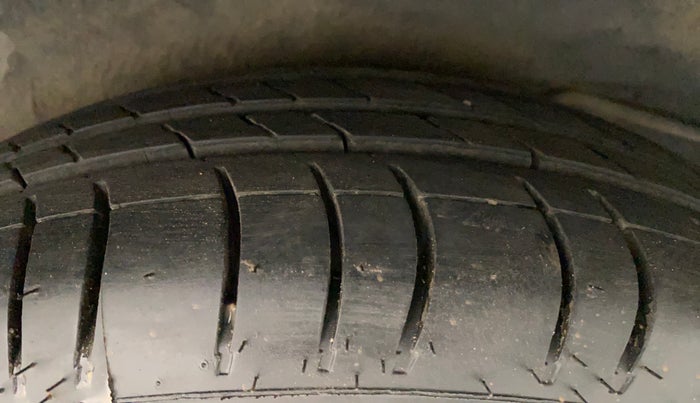 2012 Hyundai i10 SPORTZ 1.2 AT, Petrol, Automatic, 61,653 km, Right Rear Tyre Tread