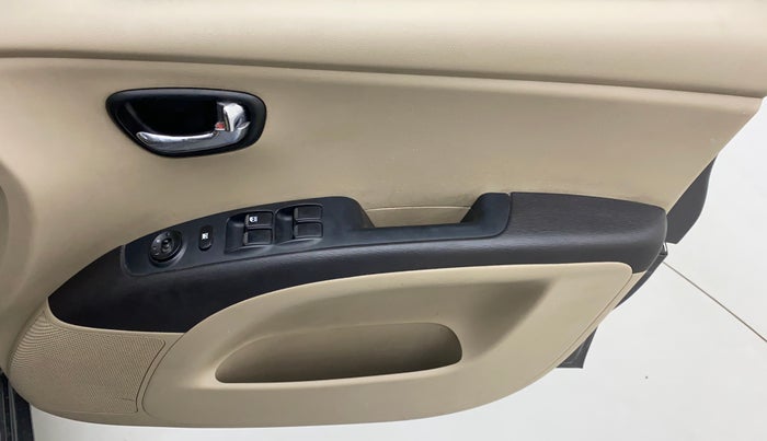 2012 Hyundai i10 SPORTZ 1.2 AT, Petrol, Automatic, 61,653 km, Driver Side Door Panels Control