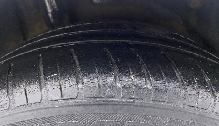 2018 Hyundai New Elantra 2.0 SX(O) AT PETROL, Petrol, Automatic, 83,195 km, Right Rear Tyre Tread