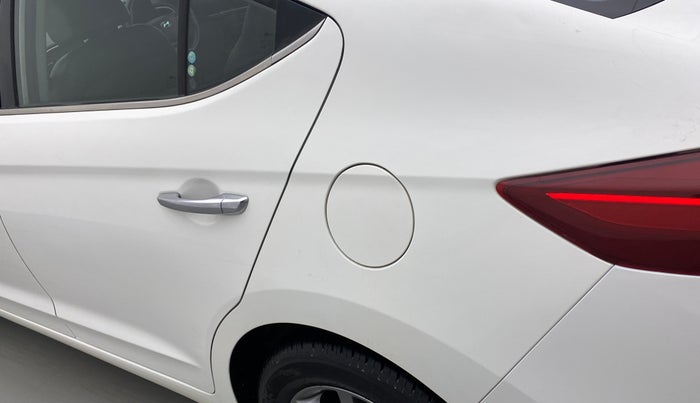 2018 Hyundai New Elantra 2.0 SX(O) AT PETROL, Petrol, Automatic, 83,195 km, Left quarter panel - Slightly dented