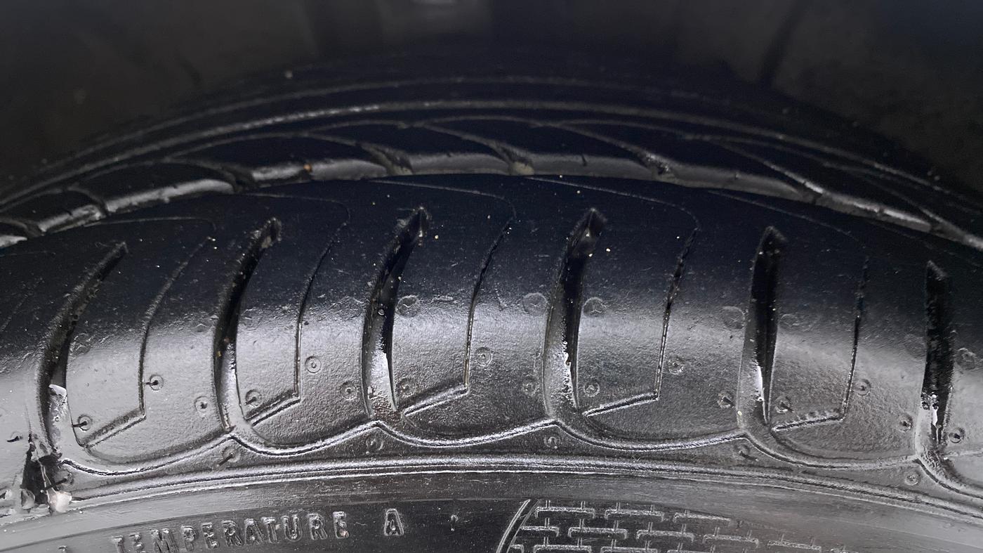 2018 Hyundai New Elantra 2.0 SX(O) AT PETROL, Petrol, Automatic, 83,195 km, Right Front Tyre Tread
