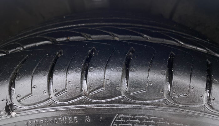 2018 Hyundai New Elantra 2.0 SX(O) AT PETROL, Petrol, Automatic, 83,195 km, Right Front Tyre Tread