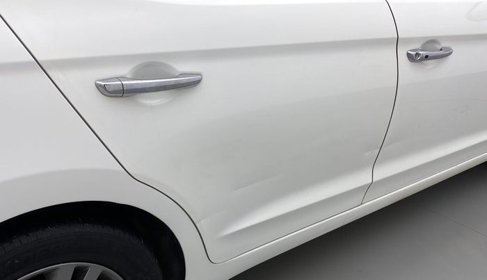 2018 Hyundai New Elantra 2.0 SX(O) AT PETROL, Petrol, Automatic, 83,195 km, Right rear door - Slightly dented