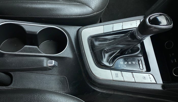 2018 Hyundai New Elantra 2.0 SX(O) AT PETROL, Petrol, Automatic, 83,195 km, Gear Lever