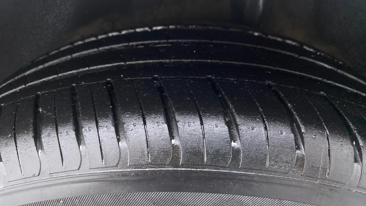 2018 Hyundai New Elantra 2.0 SX(O) AT PETROL, Petrol, Automatic, 83,195 km, Left Rear Tyre Tread