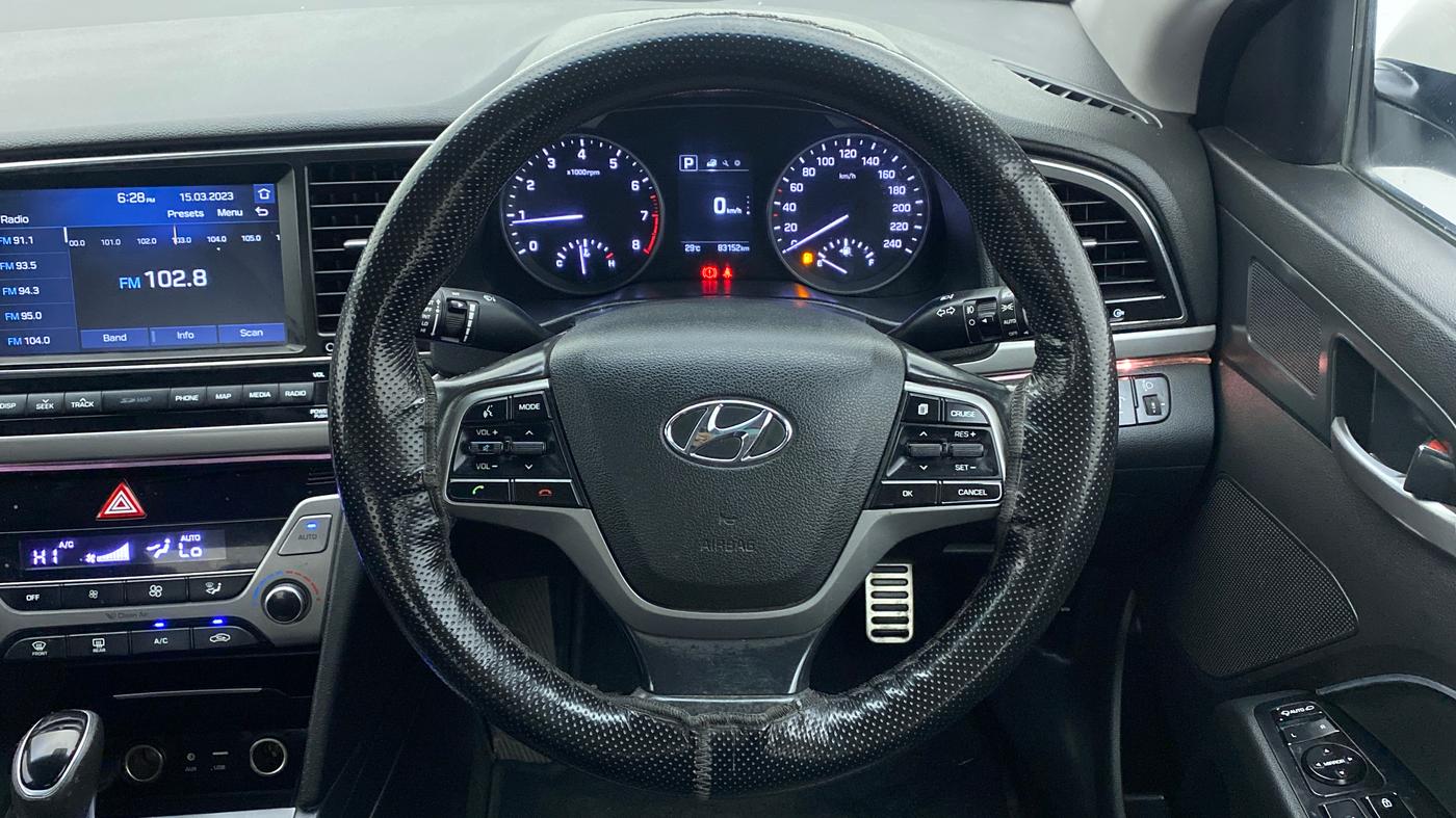 2018 Hyundai New Elantra 2.0 SX(O) AT PETROL, Petrol, Automatic, 83,195 km, Steering Wheel Close Up