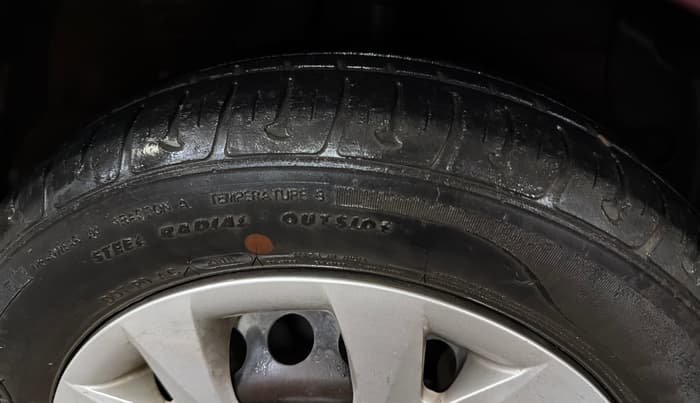 2016 Hyundai Grand i10 MAGNA AT 1.2 KAPPA VTVT, Petrol, Automatic, 32,398 km, Right Front Tyre Tread