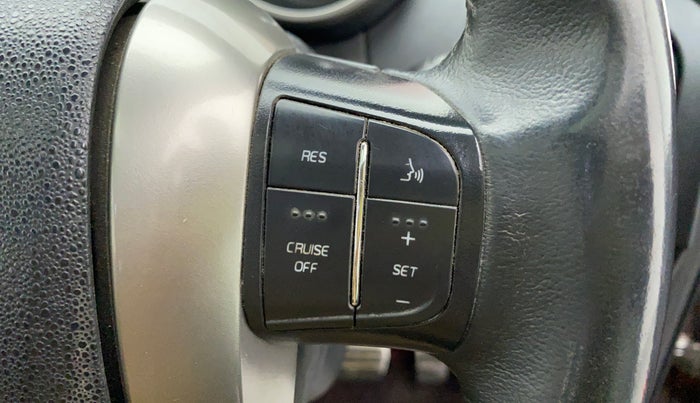 2018 Mahindra XUV500 W11 (O) AT, Diesel, Automatic, 56,905 km, Adaptive Cruise Control