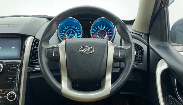 2018 Mahindra XUV500 W11 (O) AT, Diesel, Automatic, 56,905 km, Steering Wheel Close Up
