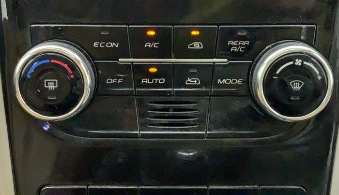 2018 Mahindra XUV500 W11 (O) AT, Diesel, Automatic, 56,905 km, Automatic Climate Control