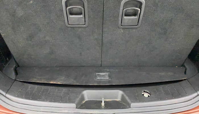 2018 Mahindra XUV500 W11 (O) AT, Diesel, Automatic, 56,905 km, Boot Inside