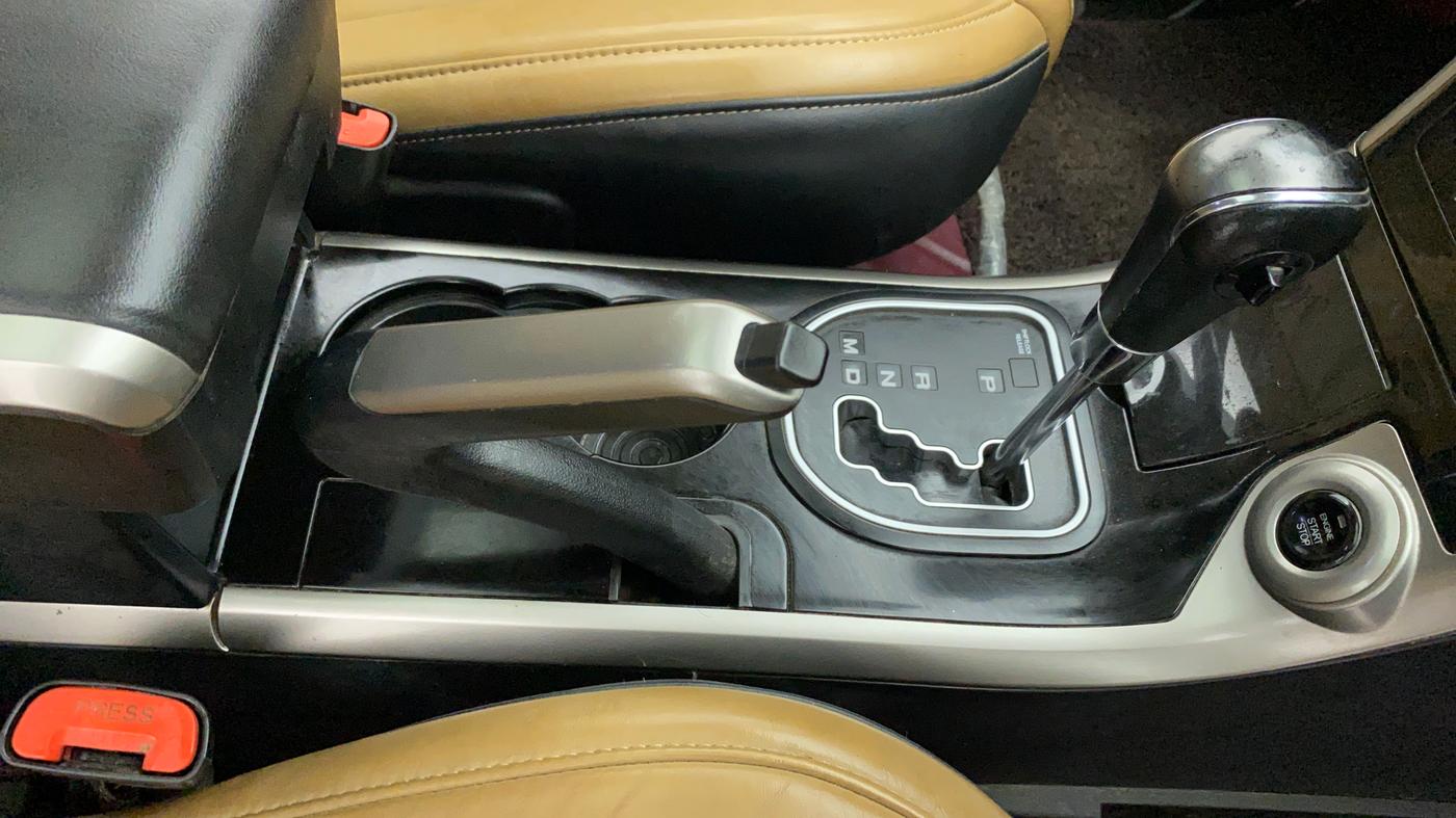 2018 Mahindra XUV500 W11 (O) AT, Diesel, Automatic, 56,905 km, Gear Lever