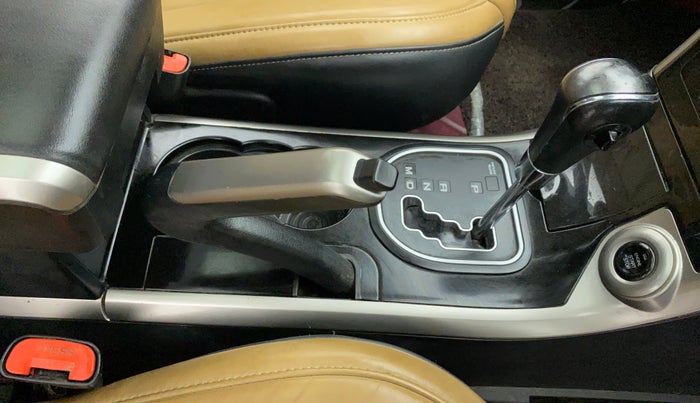2018 Mahindra XUV500 W11 (O) AT, Diesel, Automatic, 56,905 km, Gear Lever