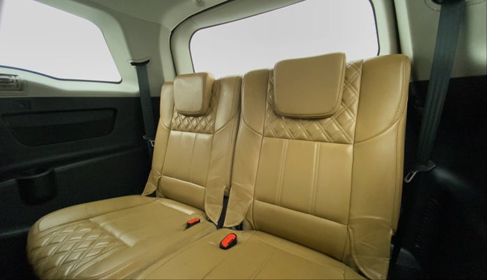 2018 Mahindra XUV500 W11 (O) AT, Diesel, Automatic, 56,905 km, Third Seat Row ( optional )