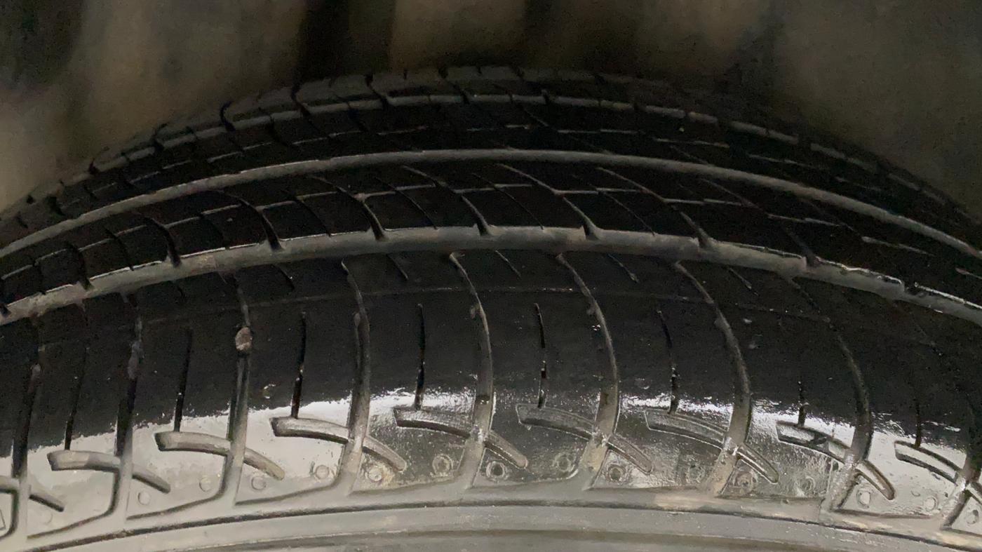 2019 Volkswagen Polo COMFORTLINE 1.0L MPI, Petrol, Manual, 34,354 km, Right Rear Tyre Tread