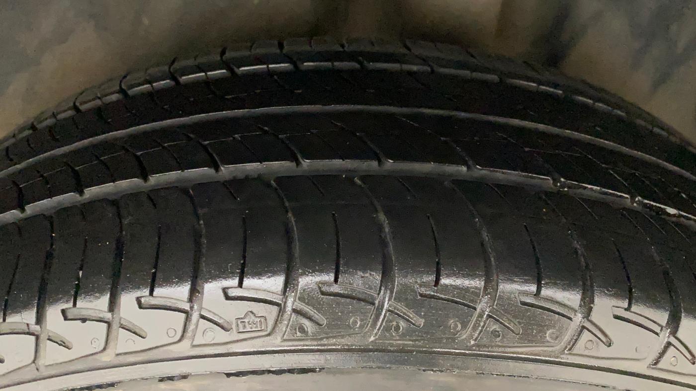 2019 Volkswagen Polo COMFORTLINE 1.0L MPI, Petrol, Manual, 34,354 km, Left Rear Tyre Tread