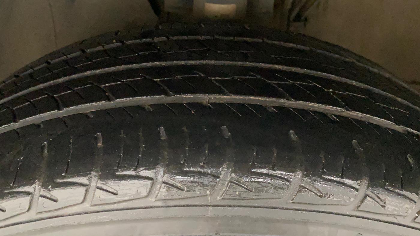 2019 Volkswagen Polo COMFORTLINE 1.0L MPI, Petrol, Manual, 34,354 km, Left Front Tyre Tread