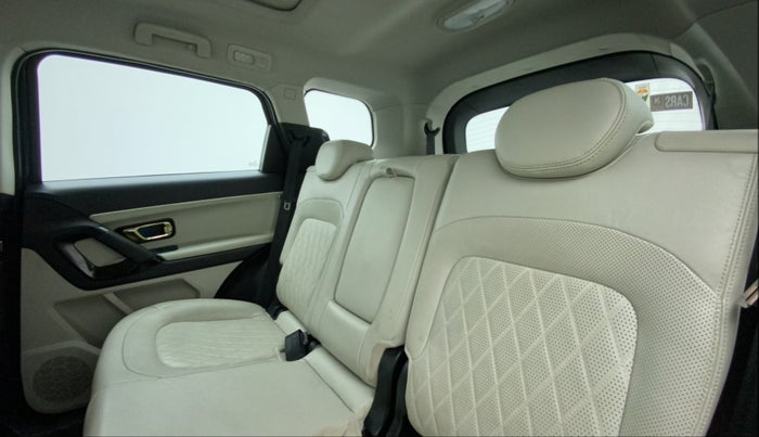 2021 Tata Safari XZA PLUS GOLD, Diesel, Automatic, 67,684 km, Right Side Rear Door Cabin