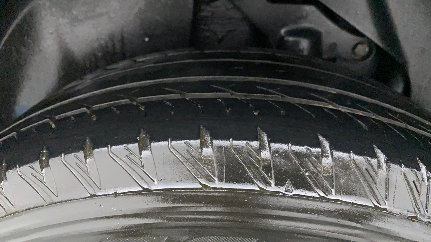 2021 Tata Safari XZA PLUS GOLD, Diesel, Automatic, 67,684 km, Right Rear Tyre Tread